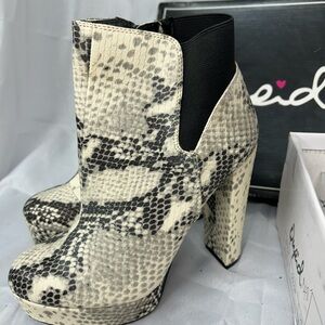 Qupid Stone Black Snake Boots